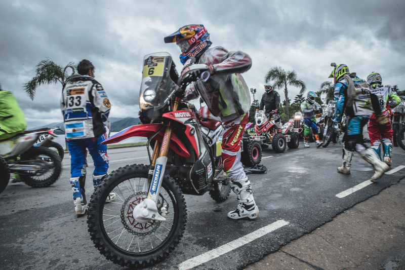 Illustration for article titled The Dakar Rally Is Getting Pounded With Crappy Wet Weather